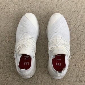 Lane Eight Women’s Trainer AD 1